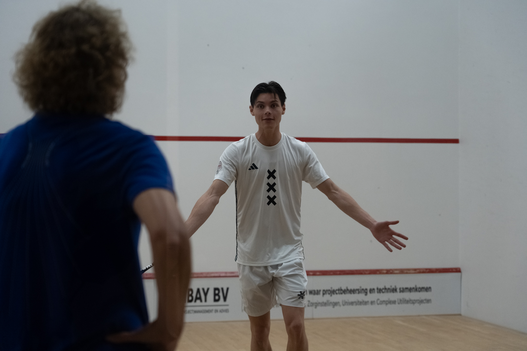 Coach explaining during a session